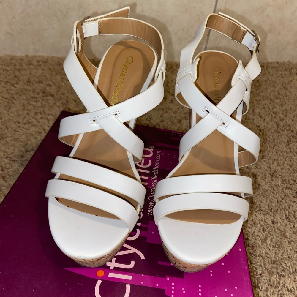 White wedges